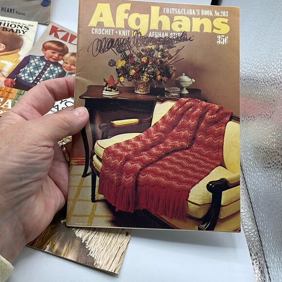 Lot of 9 Knitting crocheting patterns kids bedding edgings baby ponchos more - Picture 16 of 16